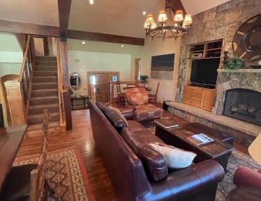 Four-Bedroom Holiday Home