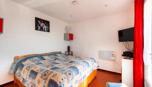 Apartment with Shower