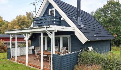Three-Bedroom Holiday Home 