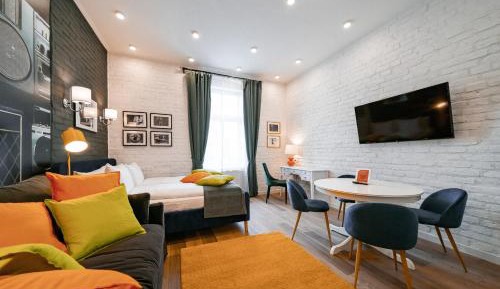 Superior Modern Studio
