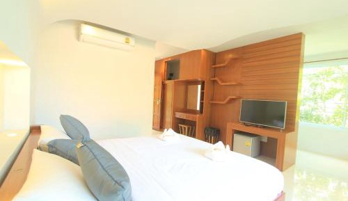 Deluxe Triple Room with Sea View