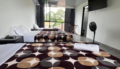 Deluxe Family Room