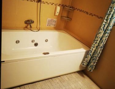 Deluxe Room (2 Adults + 1 Child)