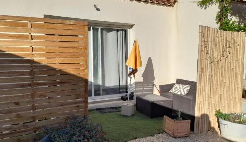Apartment with Garden View