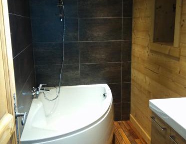 Chalet (10 Adults)