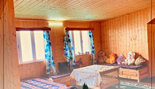 Family Room with Mountain View