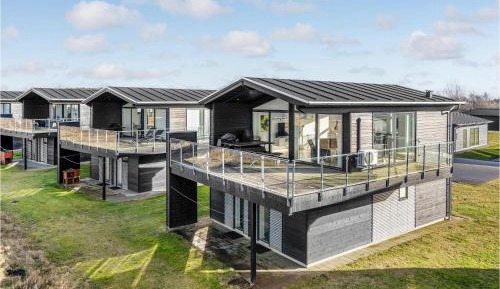 Three-Bedroom Holiday Home 