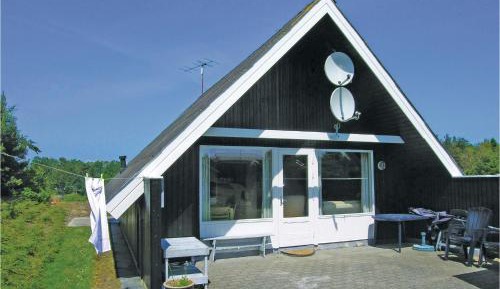 Three-Bedroom Holiday Home 