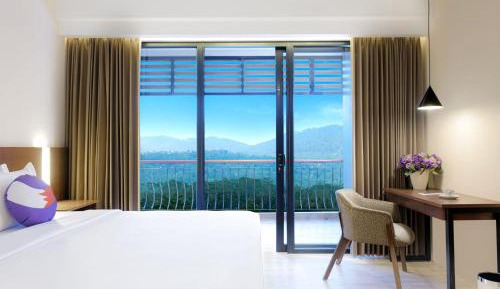 Deluxe Double or Twin Room with Mountain View
