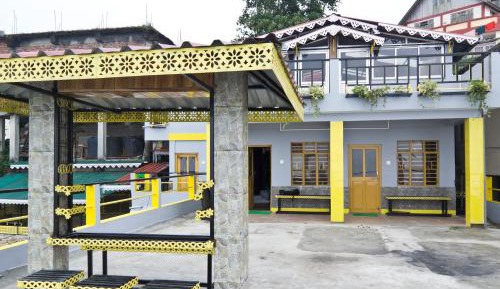 Family Room with Mountain View