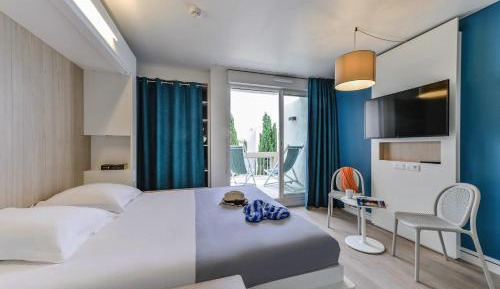 Quadruple Room with Balcony