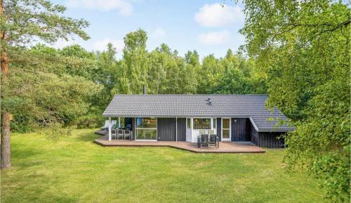 Three-Bedroom Holiday Home 