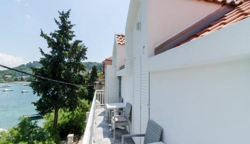 One Bedroom Apartment with Balcony