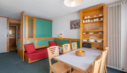 Studio with Sleeping Alcove (4 People) - South Side