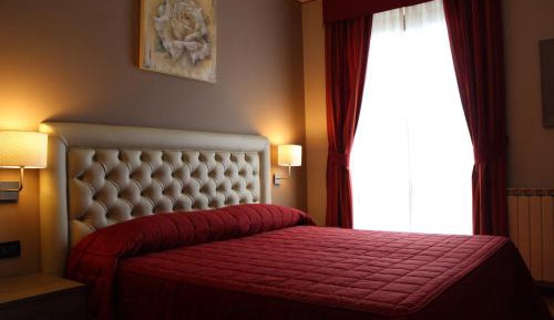 Double or Twin Room with Balcony and Lake View