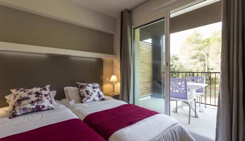 One-Bedroom Apartment (4 Adults)