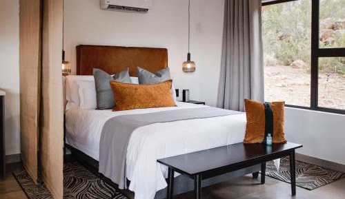 Deluxe Queen Suite