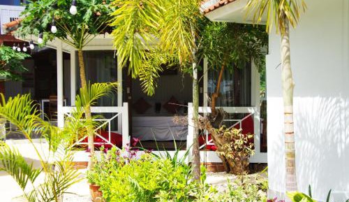 Villa with Garden View