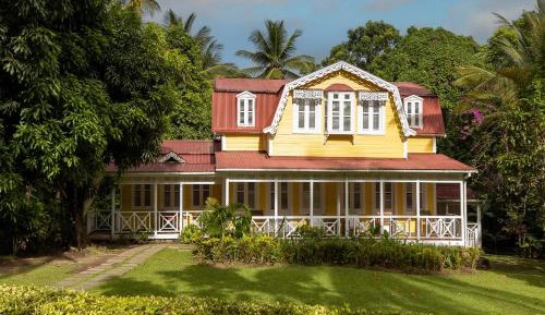 Deluxe Two Bedroom Cottage With Kitchen and A/C