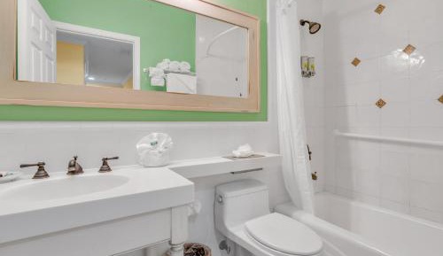 King Room with Ocean View - Non-Smoking