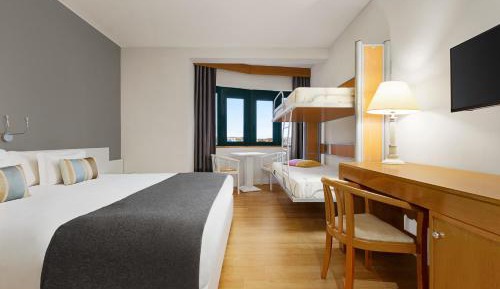 1 King Bed and 1 Bunk Bed, Non Smoking