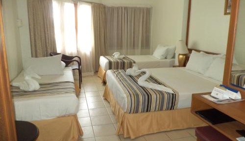 Deluxe Family Room