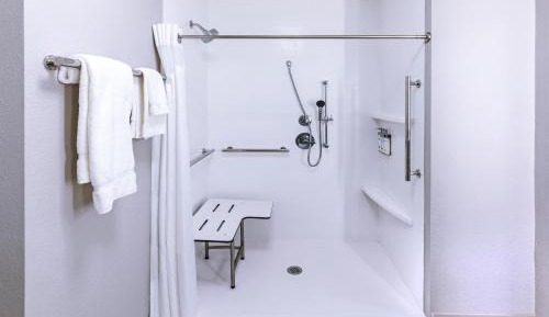 King Room - Mobility Access/Roll in Shower - Non-Smoking
