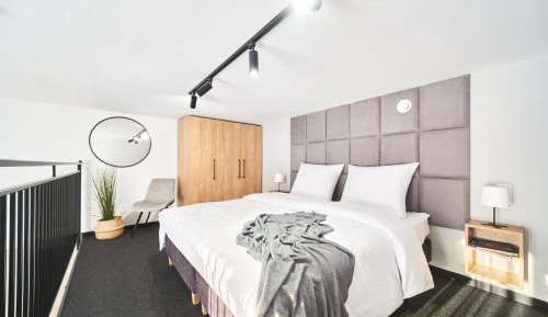 Deluxe King Suite