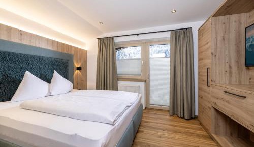 Two-Bedroom Apartment (4-6 Adults)