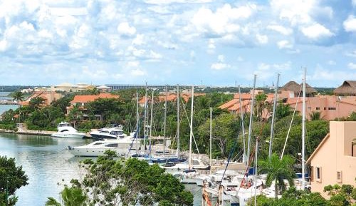 Preferred Club Premium Suite Marina View King with Hot Tub (HNKSV)