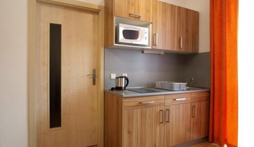Studio (2 Adults)