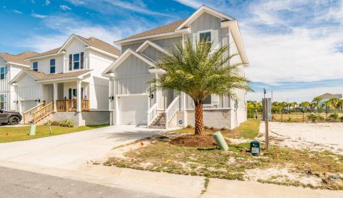 Four-Bedroom Holiday Home