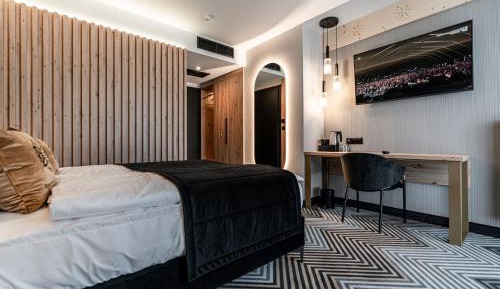 Deluxe Double Room with Balcony