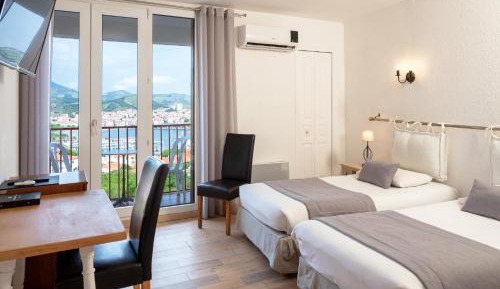 Twin Room with Sea View