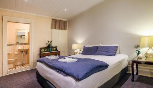 King or twin room with ensuite