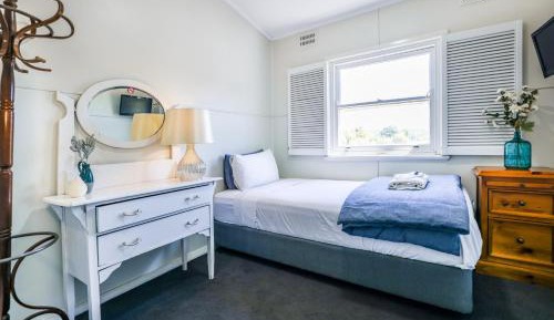 Single Room with Shared Bathroom