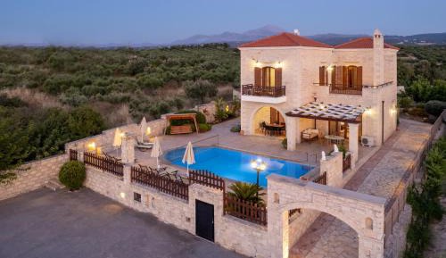 Villa with Four-Bedrooms
