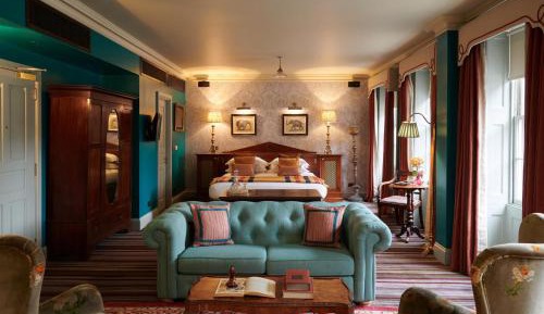 Deluxe Suite