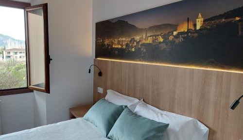 Double or Twin Room with Private Bathroom