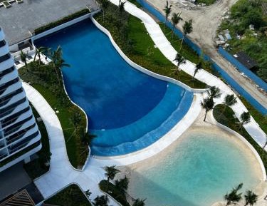 Apartment with Pool View 
