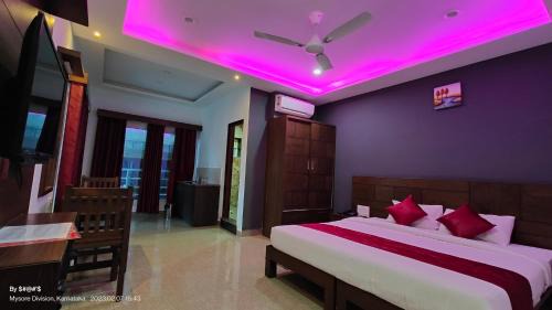 Standard King Room