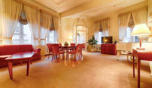 Deluxe Apartment
