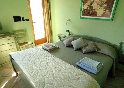 Double or Twin Room with Mountain View