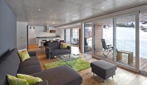 Three-Bedroom Apartment with Mountain View