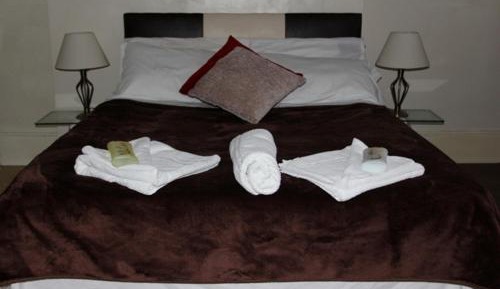 Standard Double Room with Shared Bathroom