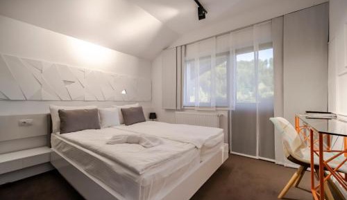 King Room with Mountain View