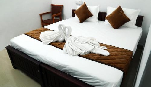 Deluxe King Suite