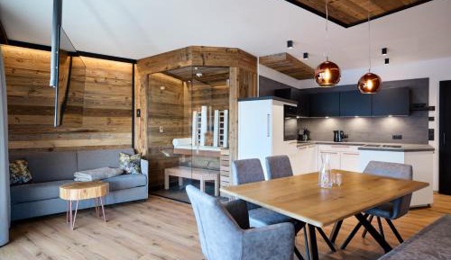 Apartment with Mountain View