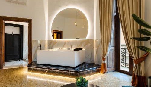 King Suite with Spa Bath