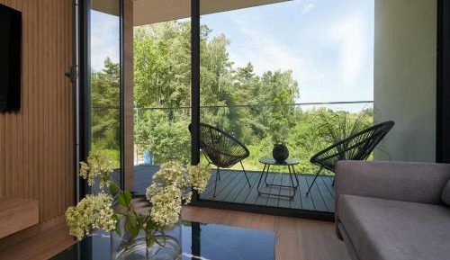 One-Bedroom Apartment with Terrace
